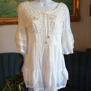 EUC anna-kaci brand Size 10 White Crochet Lined Shirt Flare Sleeve-Item #294